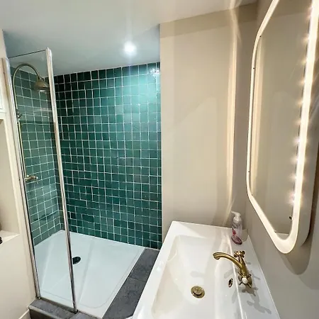 Designer Townhouse With 2 Stunning Terraces Tatil Evi Lafrançaise