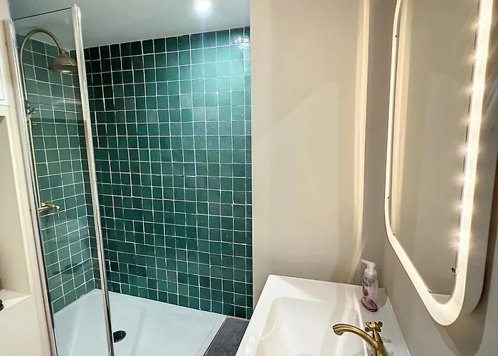 Designer Townhouse With 2 Stunning Terraces Ferienhaus Lafrançaise