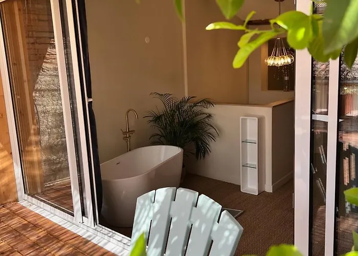 Ferienhaus Designer Townhouse With 2 Stunning Terraces Lafrançaise